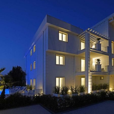 Villa Bianca Luxury Apartments Дезенцано-дель-Гарда Екстер'єр фото