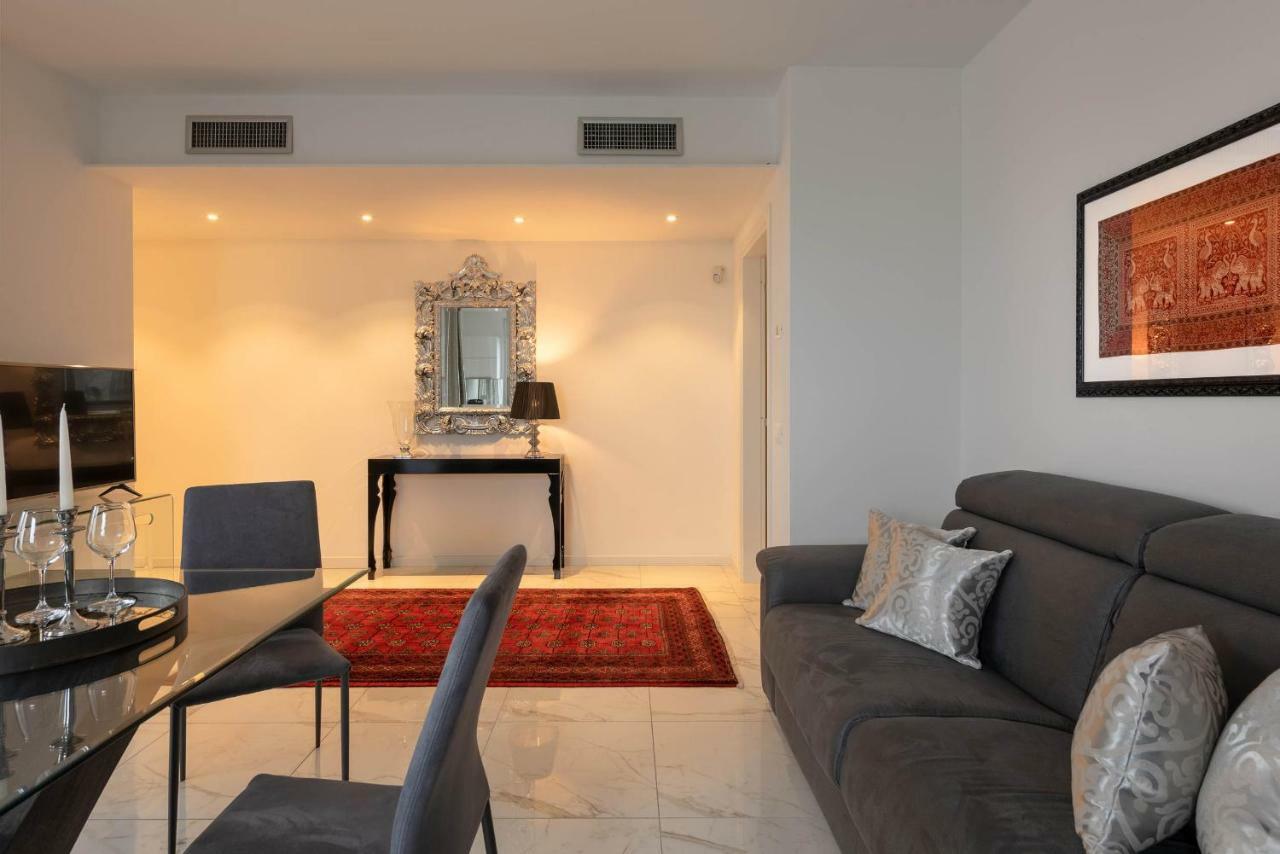 Villa Bianca Luxury Apartments Дезенцано-дель-Гарда Екстер'єр фото
